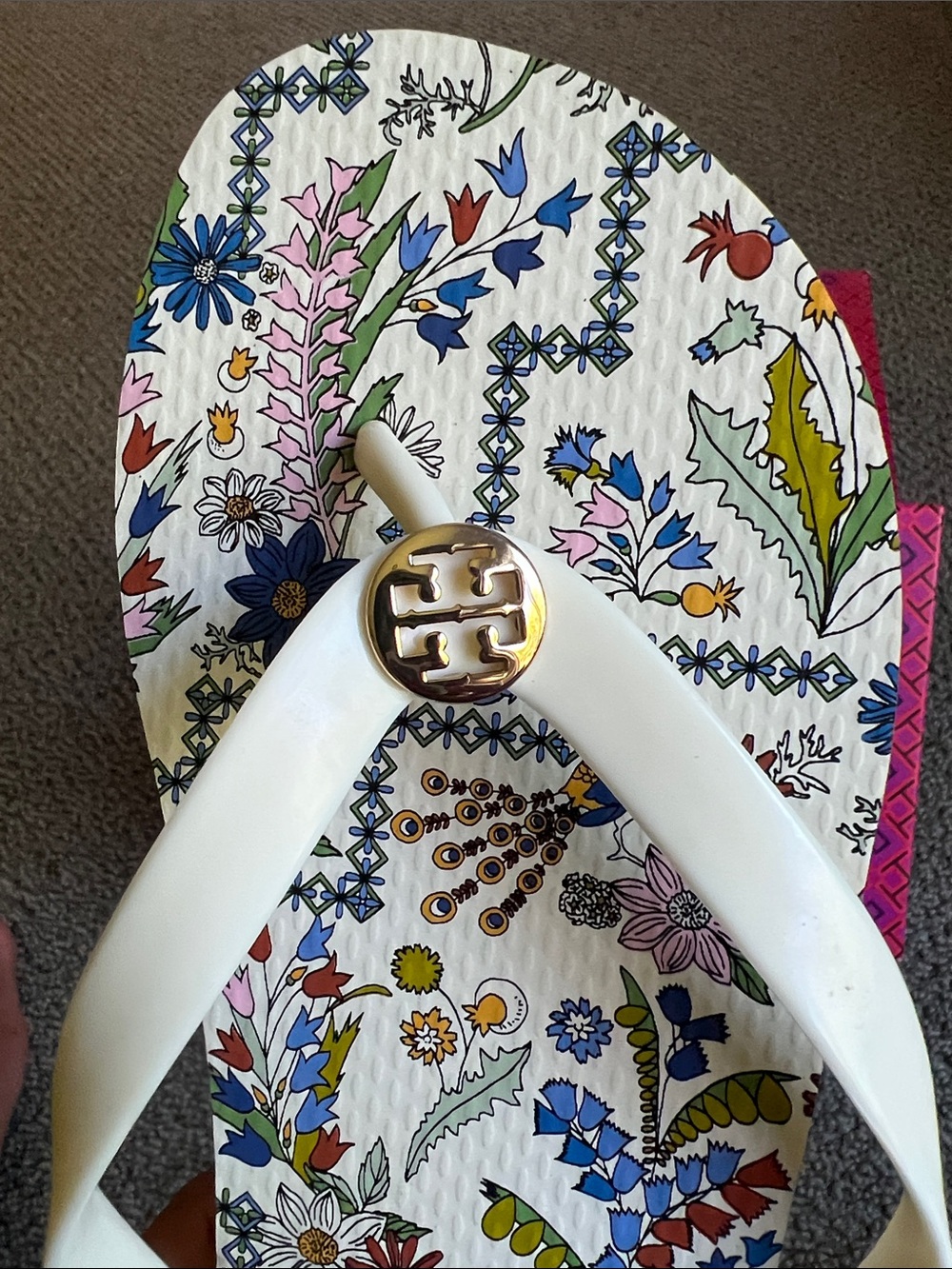 Tory Burch White Floral Logo Flip Flop Sandals with Gold Accents - Picture 3 of 3